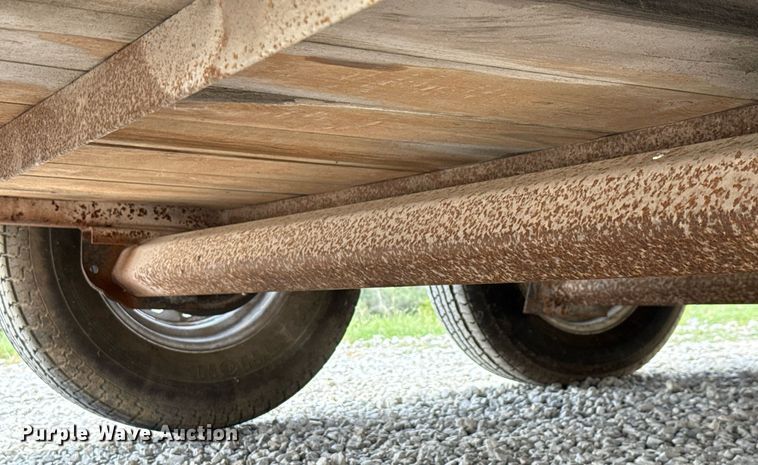 image for item ED5684 2002 W-W enclosed cargo trailer