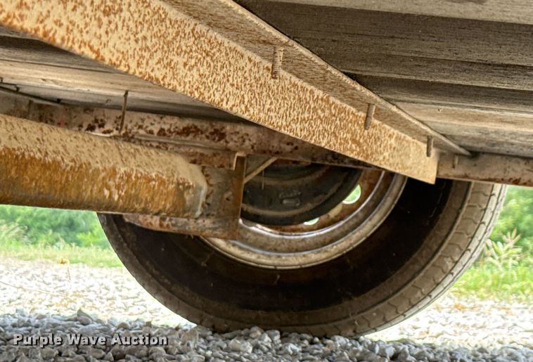 image for item ED5684 2002 W-W enclosed cargo trailer