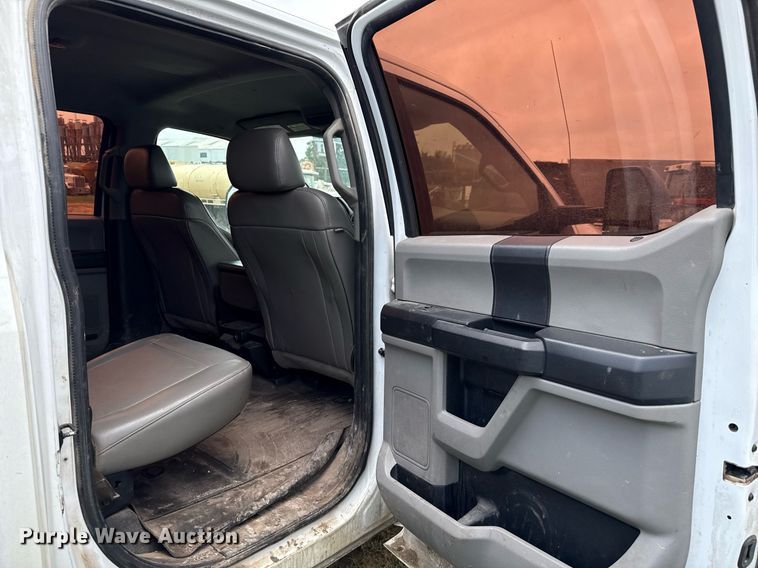 image for item ED5699 2017 Ford F350 Super Duty Crew Cab flatbed pickup truck