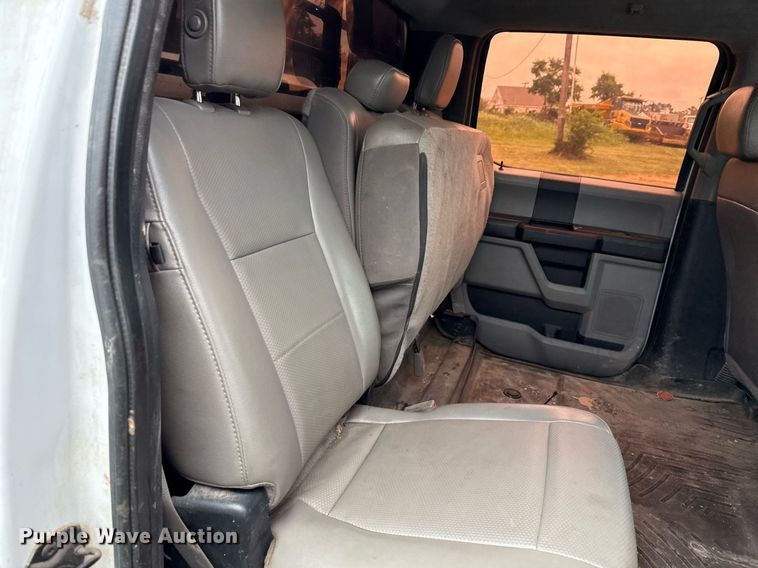 image for item ED5699 2017 Ford F350 Super Duty Crew Cab flatbed pickup truck