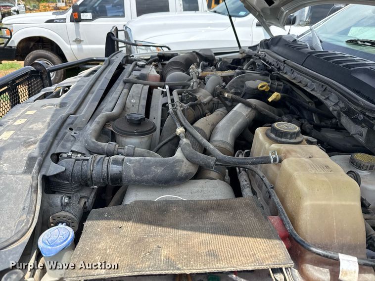 image for item ED5699 2017 Ford F350 Super Duty Crew Cab flatbed pickup truck