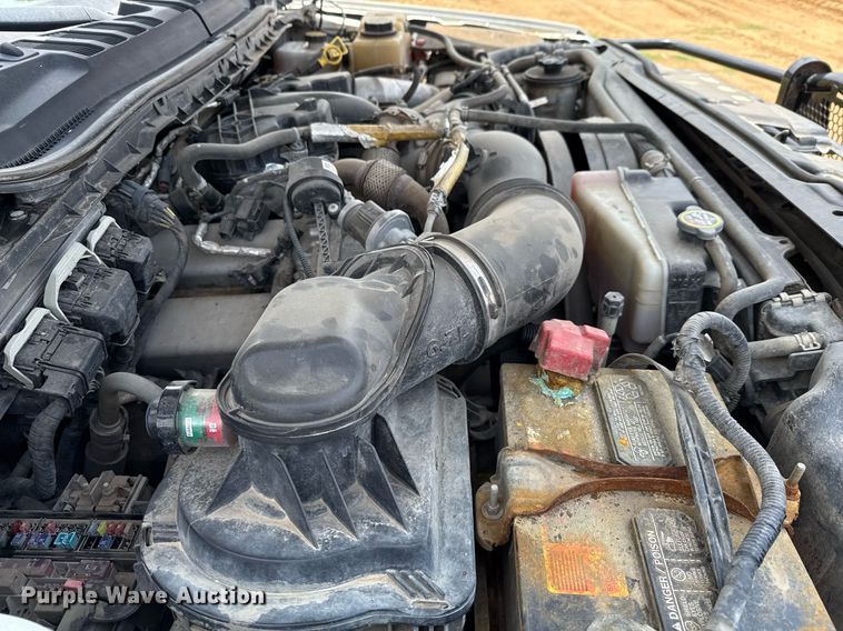 image for item ED5699 2017 Ford F350 Super Duty Crew Cab flatbed pickup truck