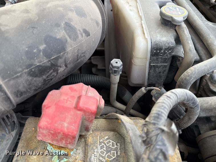 image for item ED5699 2017 Ford F350 Super Duty Crew Cab flatbed pickup truck