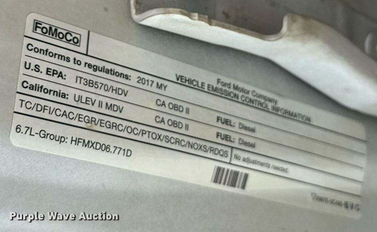 image for item ED5699 2017 Ford F350 Super Duty Crew Cab flatbed pickup truck