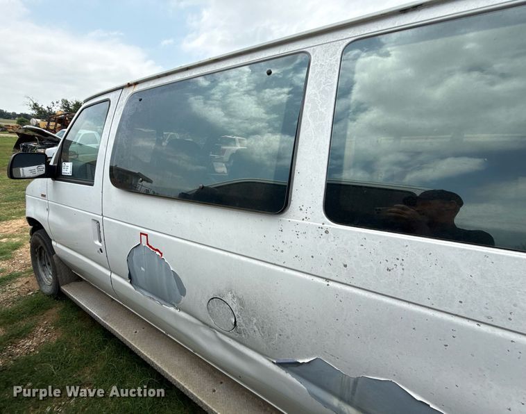 image for item ED5705 1995 Ford Club Wagon  van