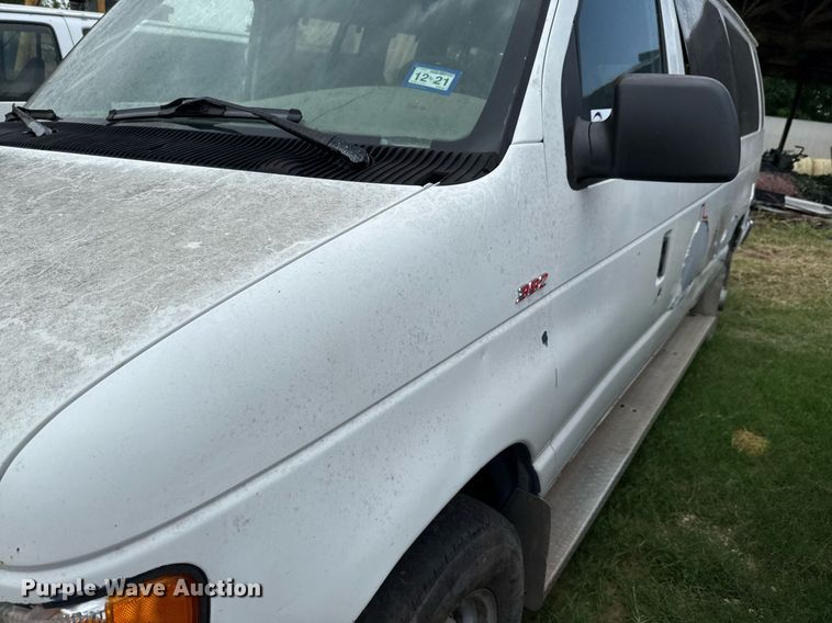 image for item ED5705 1995 Ford Club Wagon  van