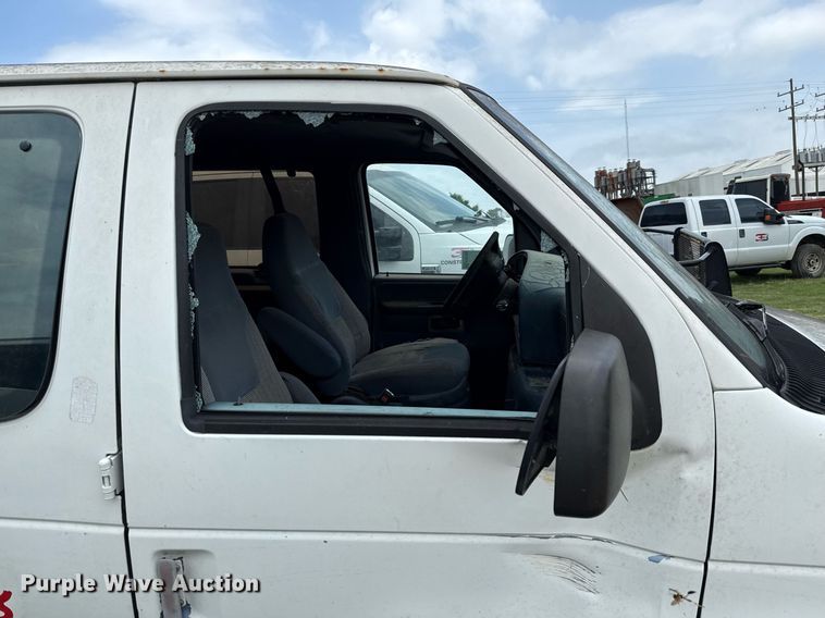 image for item ED5705 1995 Ford Club Wagon  van