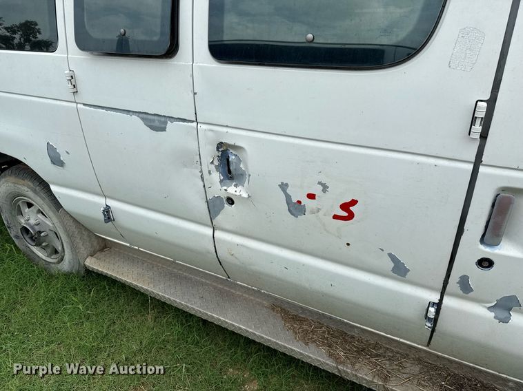 image for item ED5705 1995 Ford Club Wagon  van