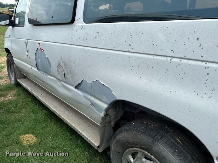 image for item ED5705 1995 Ford Club Wagon  van