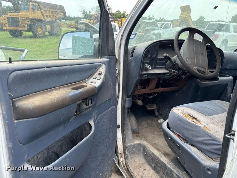 image for item ED5705 1995 Ford Club Wagon  van