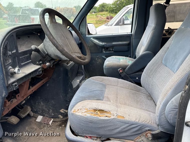 image for item ED5705 1995 Ford Club Wagon  van