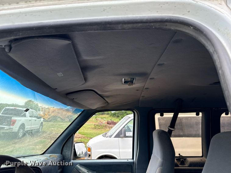 image for item ED5705 1995 Ford Club Wagon  van