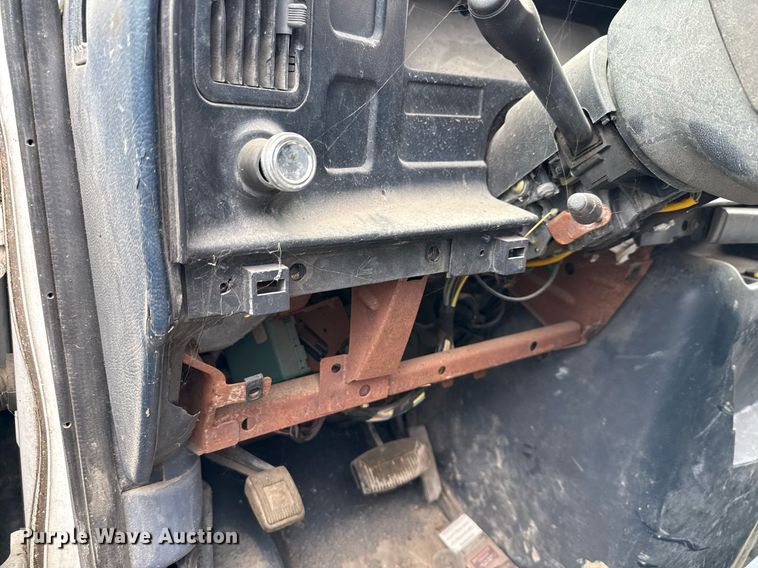 image for item ED5705 1995 Ford Club Wagon  van