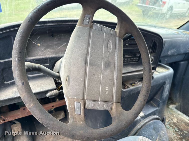 image for item ED5705 1995 Ford Club Wagon  van