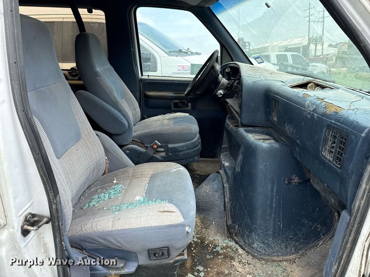 image for item ED5705 1995 Ford Club Wagon  van