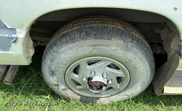 image for item ED5705 1995 Ford Club Wagon  van