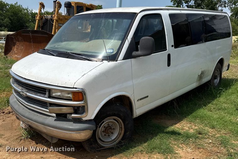 image for item ED5706 2001 Chevrolet Express 3500 van