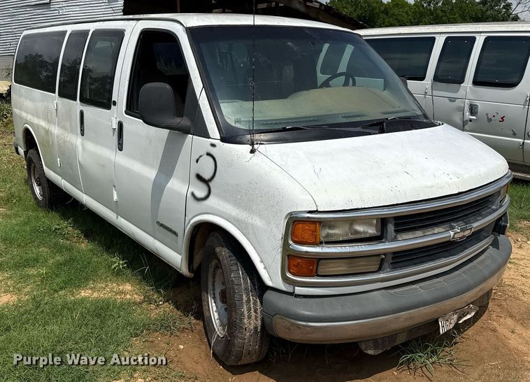 image for item ED5706 2001 Chevrolet Express 3500 van
