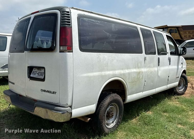 image for item ED5706 2001 Chevrolet Express 3500 van
