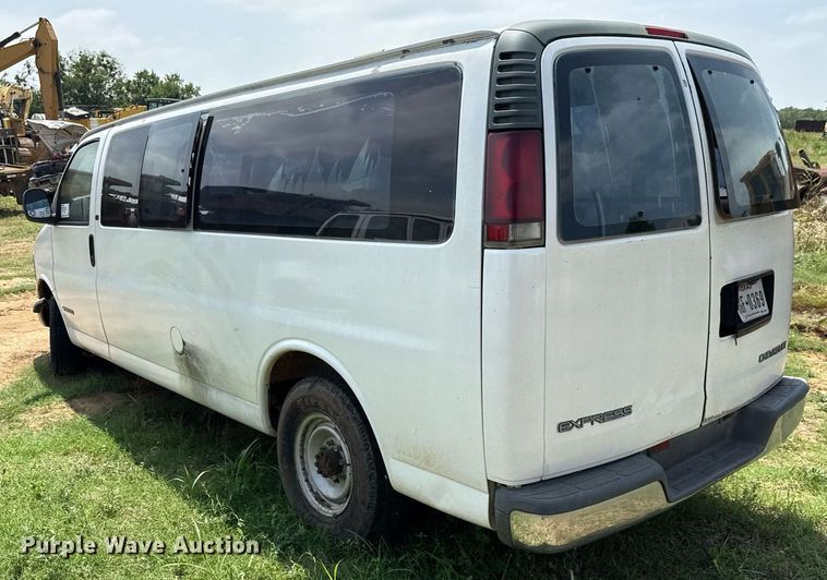 image for item ED5706 2001 Chevrolet Express 3500 van