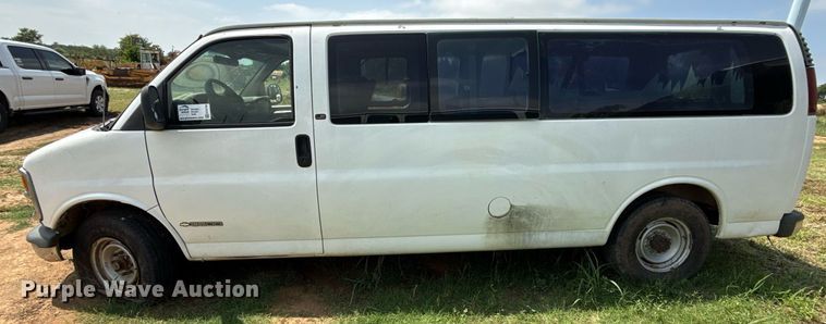 image for item ED5706 2001 Chevrolet Express 3500 van
