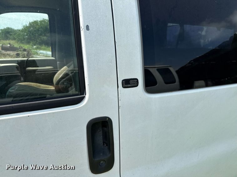 image for item ED5706 2001 Chevrolet Express 3500 van