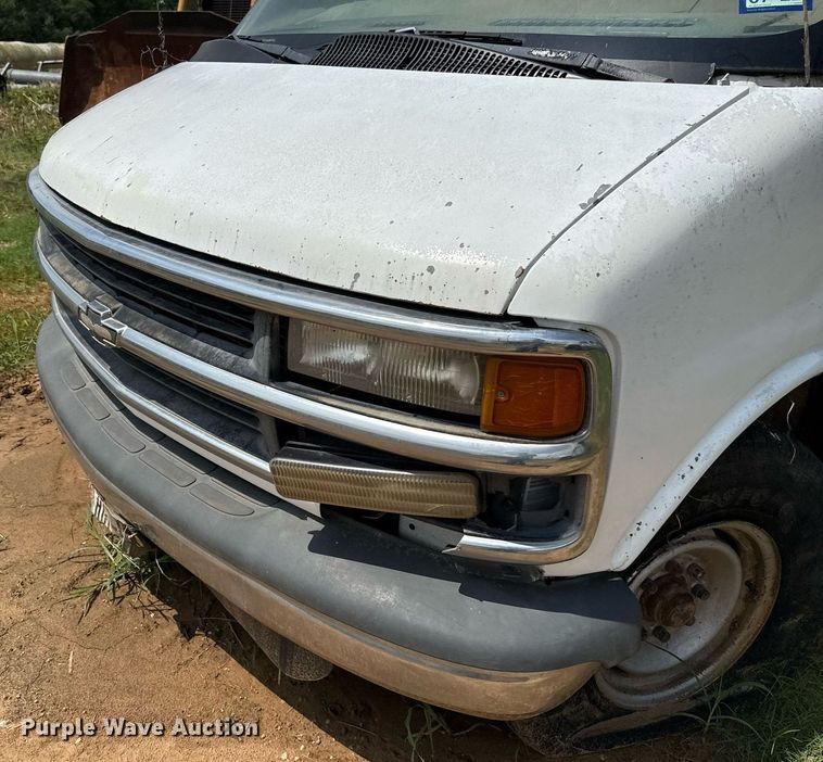 image for item ED5706 2001 Chevrolet Express 3500 van
