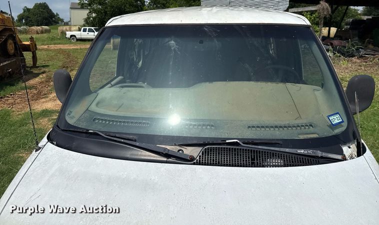 image for item ED5706 2001 Chevrolet Express 3500 van