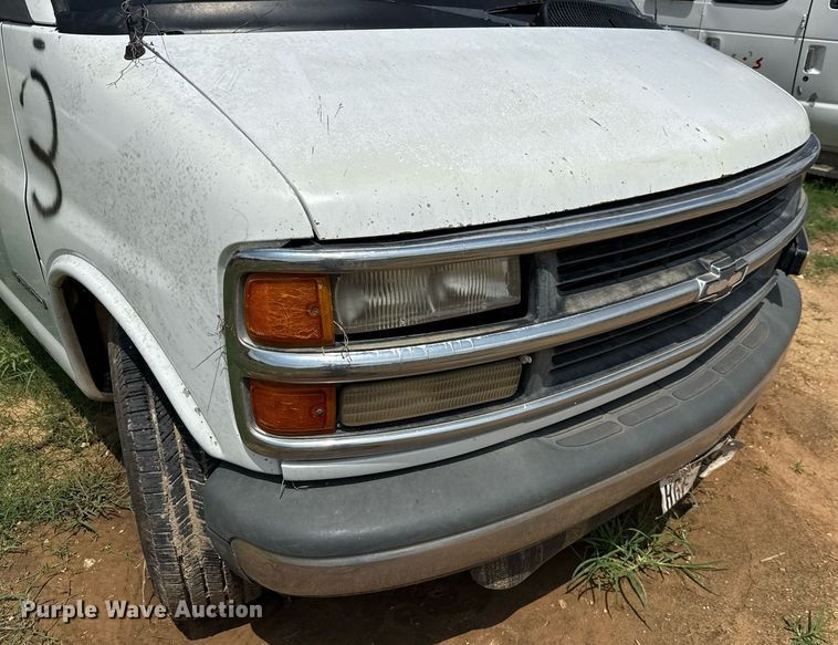 image for item ED5706 2001 Chevrolet Express 3500 van