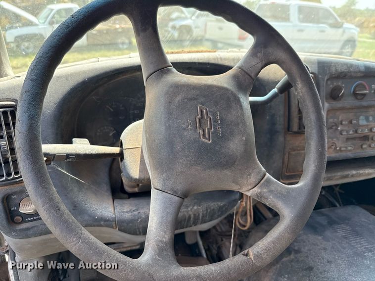 image for item ED5706 2001 Chevrolet Express 3500 van