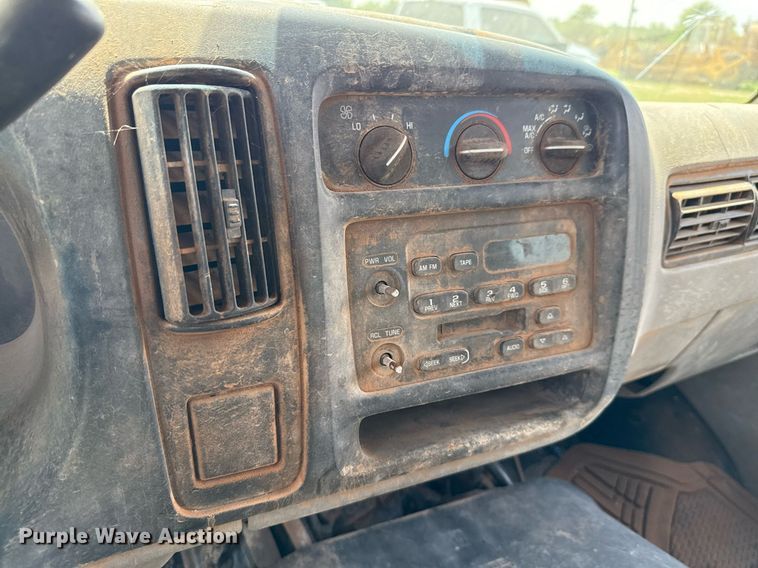 image for item ED5706 2001 Chevrolet Express 3500 van