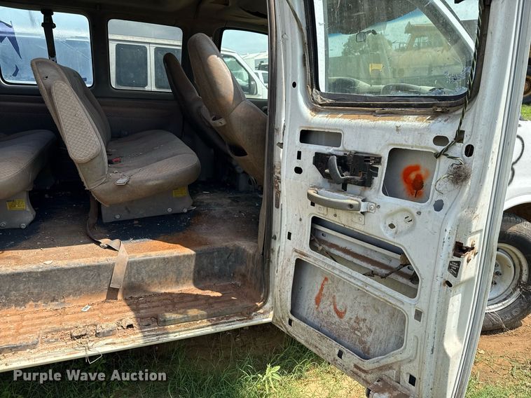 image for item ED5706 2001 Chevrolet Express 3500 van