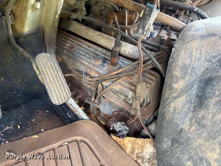 image for item ED5706 2001 Chevrolet Express 3500 van