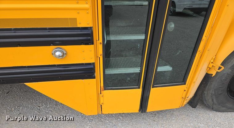 image for item EF1487 2006 Freightliner FS65 school bus