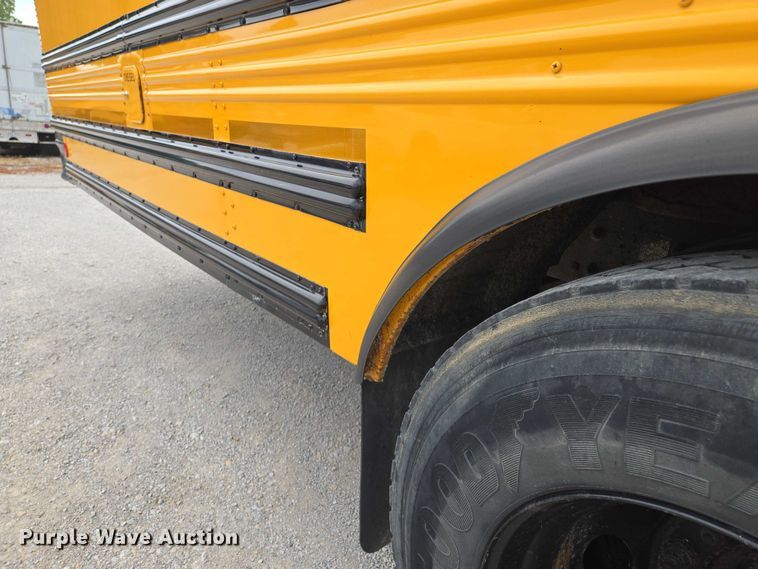 image for item EF1487 2006 Freightliner FS65 school bus