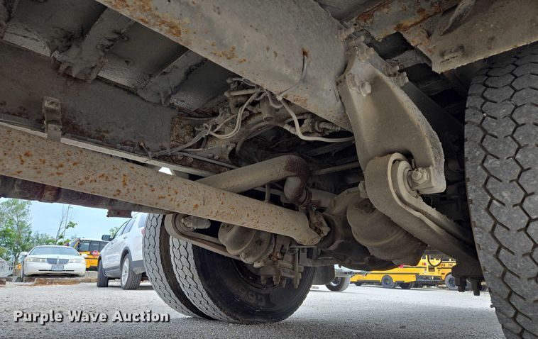 image for item EF1487 2006 Freightliner FS65 school bus