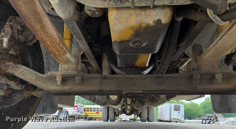 image for item EF1487 2006 Freightliner FS65 school bus