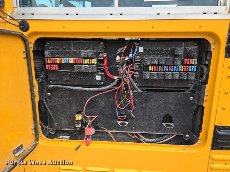 image for item EF1487 2006 Freightliner FS65 school bus