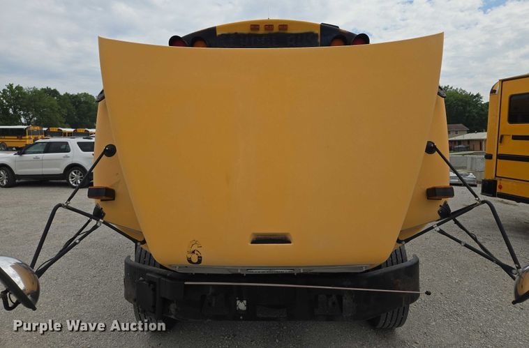 image for item EF1487 2006 Freightliner FS65 school bus