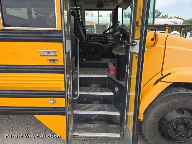 image for item EF1487 2006 Freightliner FS65 school bus