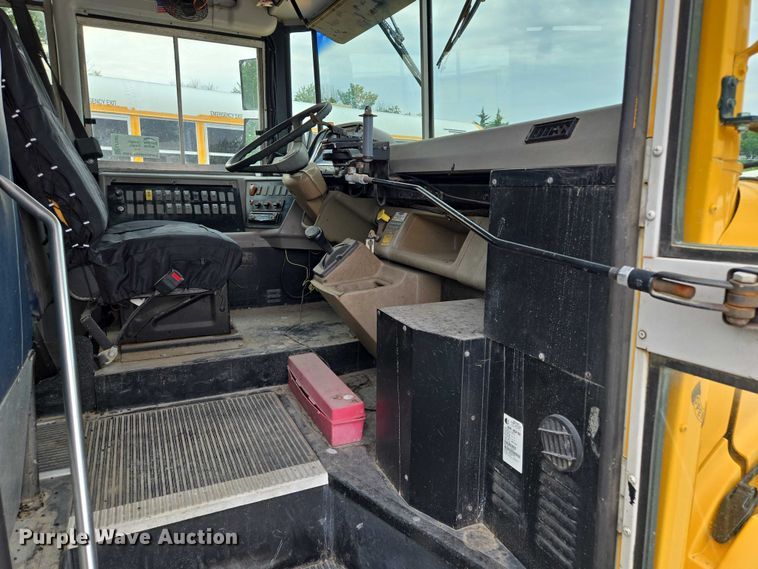 image for item EF1487 2006 Freightliner FS65 school bus