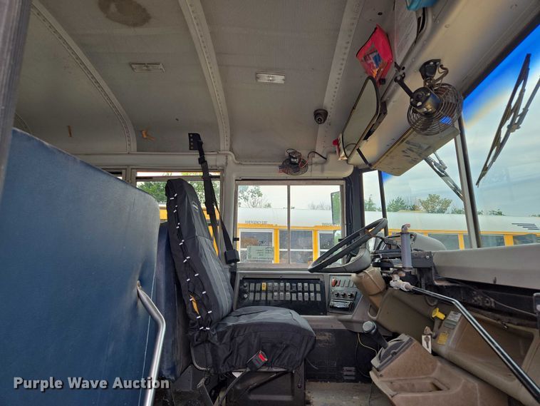 image for item EF1487 2006 Freightliner FS65 school bus