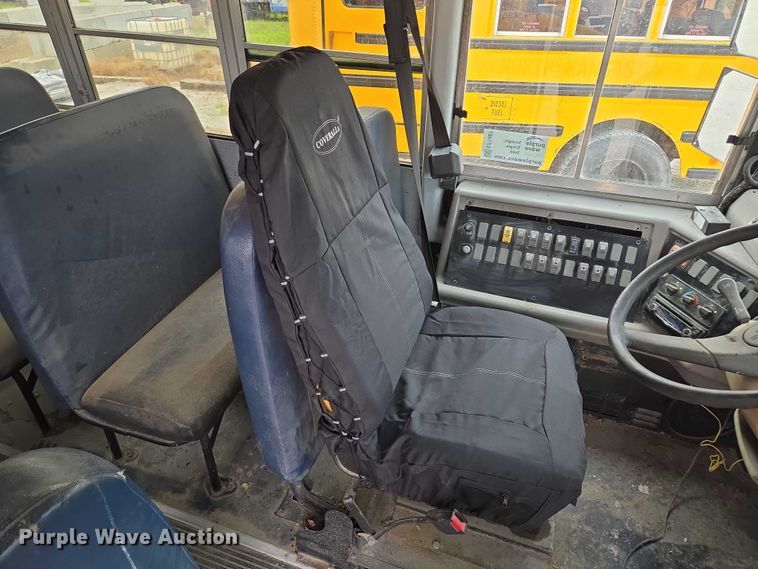 image for item EF1487 2006 Freightliner FS65 school bus