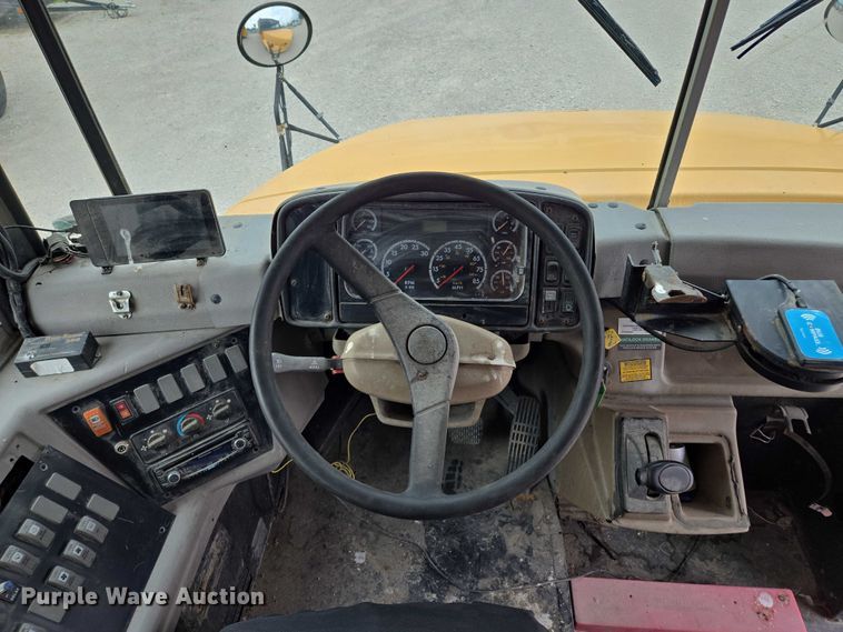 image for item EF1487 2006 Freightliner FS65 school bus