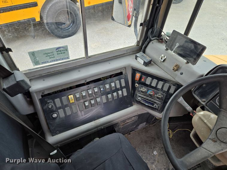 image for item EF1487 2006 Freightliner FS65 school bus