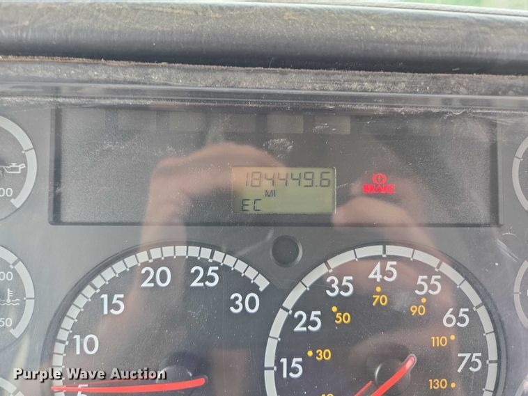 image for item EF1487 2006 Freightliner FS65 school bus