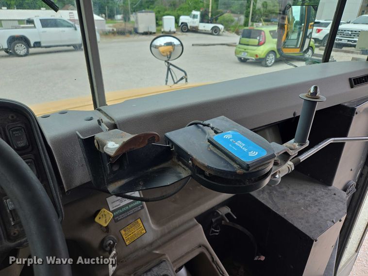 image for item EF1487 2006 Freightliner FS65 school bus