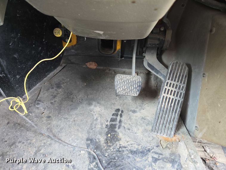 image for item EF1487 2006 Freightliner FS65 school bus