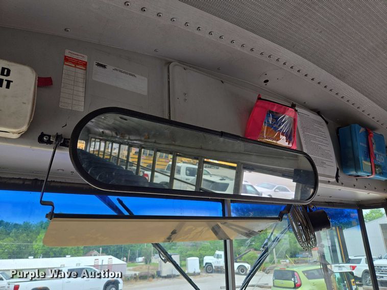 image for item EF1487 2006 Freightliner FS65 school bus