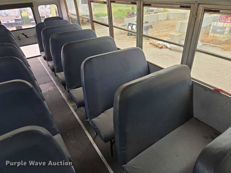 image for item EF1487 2006 Freightliner FS65 school bus